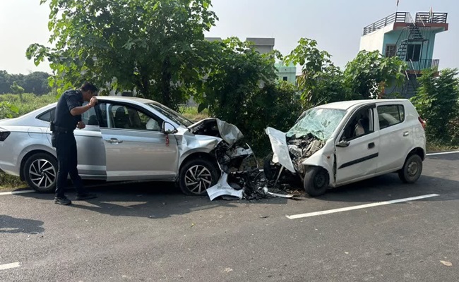 हल्द्वानी-कालाढूंगी मार्ग पर दो कारों में भीषण टक्कर; मां-बेटे की दर्दनाक मौत