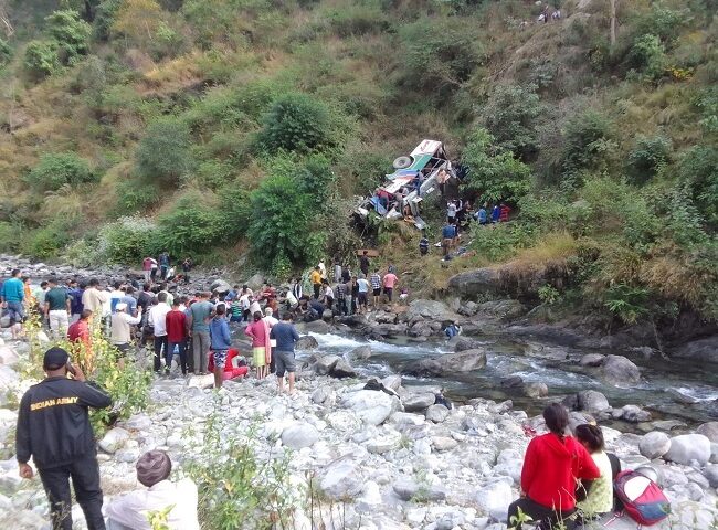 सल्ट बस हादसा अपडेट : अब तक 36 यात्रियों की मौत की पुष्टि