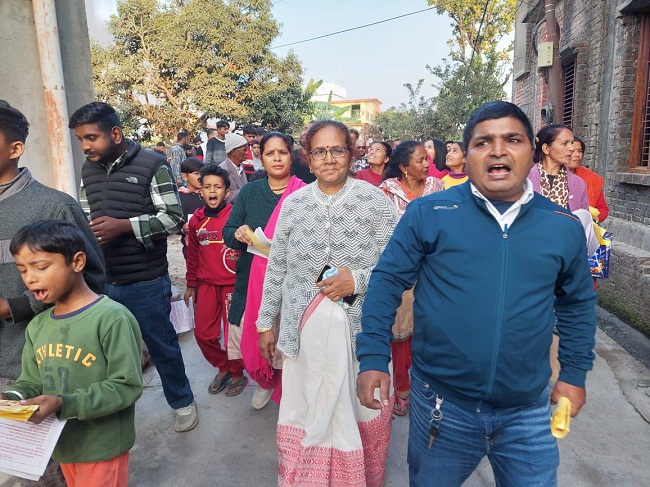 हल्द्वानी : निवर्तमान पार्षद विद्या देवी ने किया जन संपर्क, जन समस्याओं का लिया जायजा