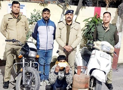 लालकुआं : चुराए गय वाहनों व सामान के साथ ​पुलिस ने दबोचा चोर