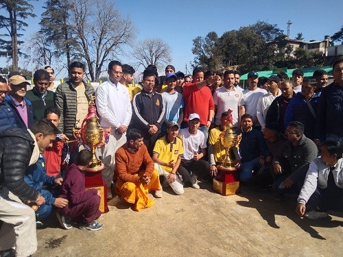 रानीखेत के नरसिंह मैदान में छठे जय श्री राम क्रिकेट टूर्नामेंट का शुभारंभ