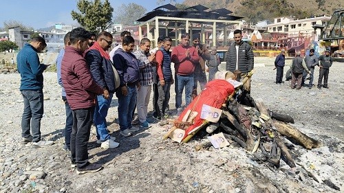 संघर्ष वाहिनी ने फूंका मंत्री अग्रवाल का पुतला