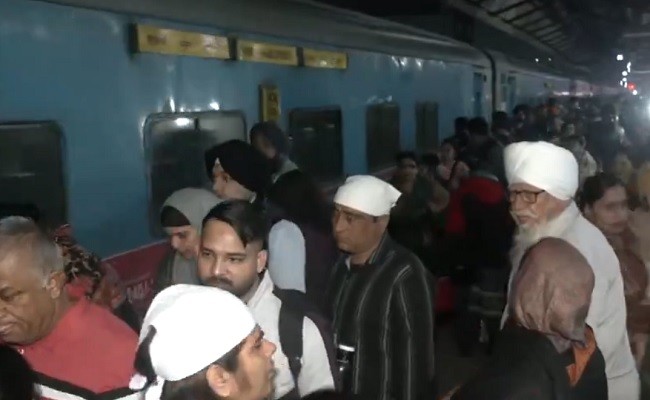 18 Death, 12 injured in stampede at New Delhi Railway Station