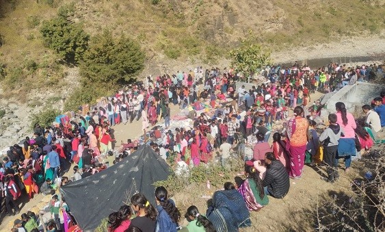 गुप्तेश्वर महादेव में उमड़ी शिव भक्तों की भीड़, हर—हर महादेव की गूंज