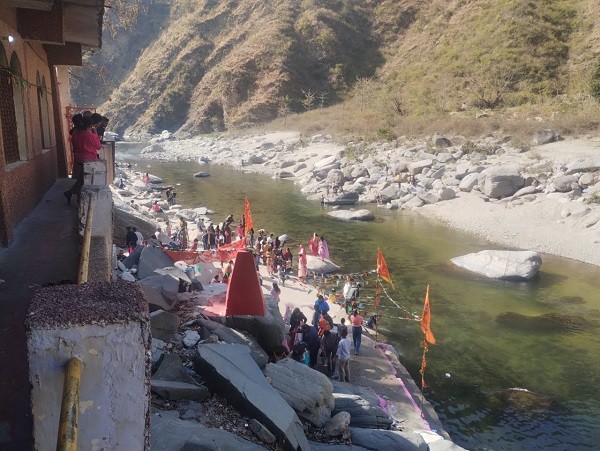 गुप्तेश्वर महादेव में उमड़ी शिव भक्तों की भीड़, हर—हर महादेव की गूंज