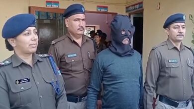 पति ने शक में की पत्नी की गला रेतकर हत्या, पुलिस की पूछताछ में उगले राज