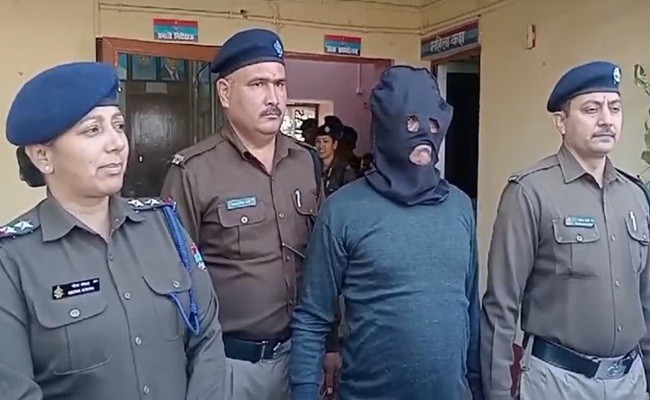 पति ने शक में की पत्नी की गला रेतकर हत्या, पुलिस की पूछताछ में उगले राज