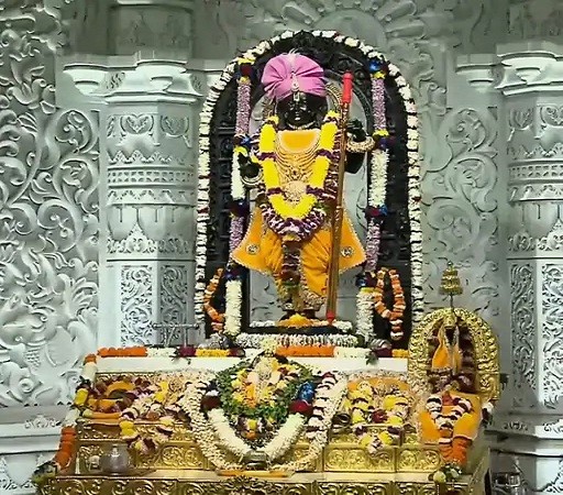 अयोध्या राम लला ने थामी पिचकारी