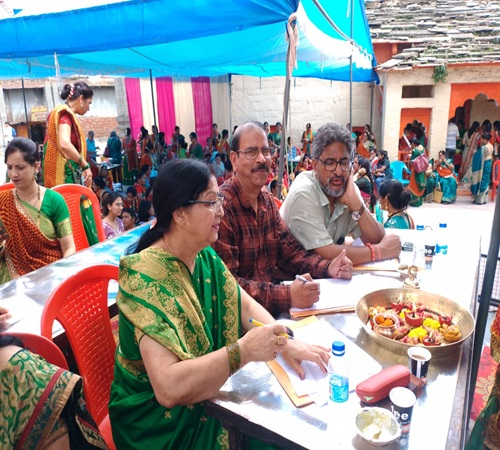 महिला कल्याण संस्था ने सजाया सावन मेला