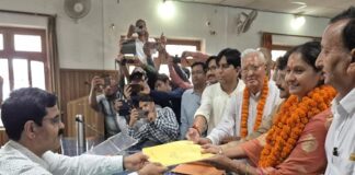 अल्मोड़ा जिपं अध्यक्ष के लिए तीन नामांकन, 11 प्रमुखों के लिए 26 पर्चे दाखिल