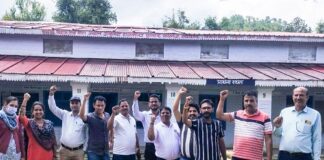 चॉक डाउन कर हड़ताल पर गुरुजन, तीन दिन से प्रभावित पठन-पाठन