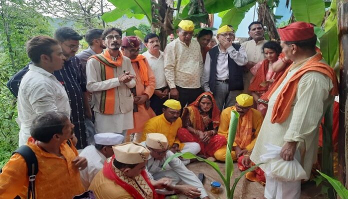 मां के जयकारों के साथ शहर से दुलागांव पहुंचा भक्तों का सैलाब