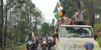 त्रिशूल वेलफेयर सोसाइटी ने निकाली तिरंगा बाइक रैली