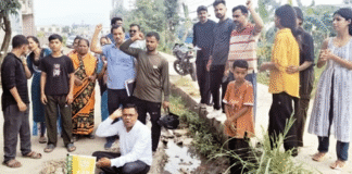 हल्द्वाहल्द्वानी में 'मौत के गड्ढे': चौफुला-कठघरिया बाईपास पर धरना-प्रदर्शन नी में