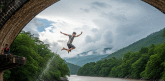 पुल से उफनती सरयू में कूद गया अल्मोड़ा का युवक