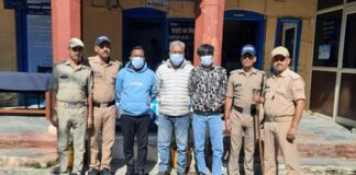 दो भाइयों पर चाकू से जानलेवा हमला करने वाले पिता, पुत्र और चाचा गिरफ्तार