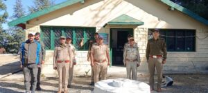 "वंदे मातरम" के 150 वर्ष: नैनीताल के नथुवाखान रेंज कार्यालय में गूँजा राष्ट्रगीत