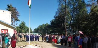 राष्ट्रीय ध्वज के सम्मुख गूंजा राष्ट्रीय गीत 'वन्दे मातरम्'