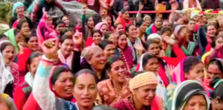 कपकोट: नशे के खिलाफ महिलाओं का हल्ला बोल, 12 फरवरी को शामा में शराब की दुकान पर तालाबंदी की तैयारी