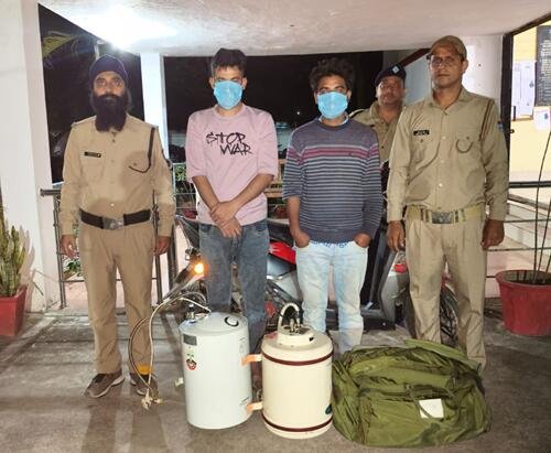 14 hld 1 Haldwani : मात्र 7 घंटे में चोरी का खुलासा, दो आरोपी गिरफ्तार