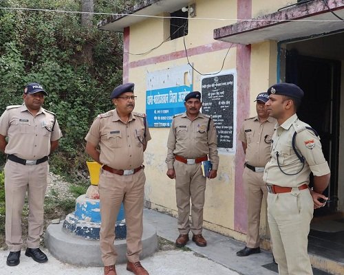 8almp5 थाना व चौकी क्षेत्रों में कानून व्यवस्था सुदृढ़ करने के निर्देश