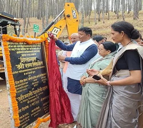 गरुड़: सीमा-लतोलिया मोटरमार्ग के सुधारीकरण का आगाज, 141 लाख से संवरेगा रास्ता