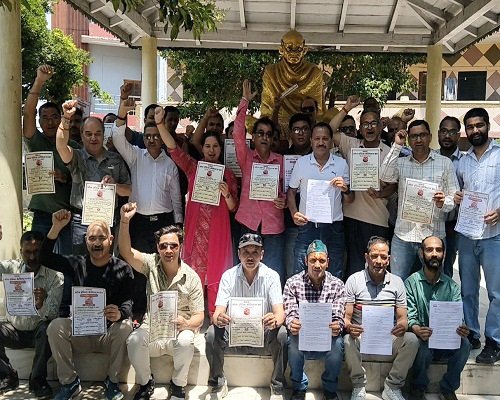20almp6 ई-फार्मेसी के विरोध में हड़ताल पर उतर भरी हुंकार