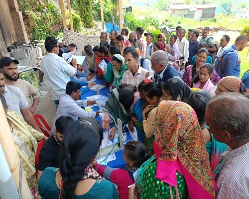 23almp2 फ्री हेल्थ कैंप में 526 का इलाज, डॉ. अजयपाल बोले- नशा रोकना जरूरी