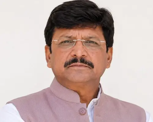 25almp5 10 दिन में 4 बार बढ़े ईंधन के दाम, महंगाई से दबाने पर आमादा मोदी सरकार: मनोज तिवारी