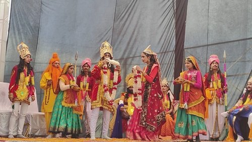 31 rkt 1 रानीखेत में दो दिवसीय महिला रामलीला प्रतियोगिता का शानदार आगाज