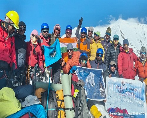 11almp3 कठिन चुनौतियों को मात दी और फतह कर डाली 17,200 फिट ऊंची ट्रेल पास पीक