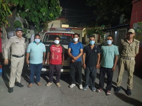five arrested हल्द्वानी: काली मंदिर के पास शराब के नशे में दो पक्षों में संघर्ष