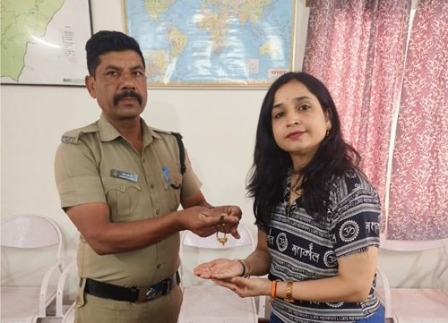 mangal कैंची धाम में खोया राजस्थान की महिला पर्यटक का मंगलसूत्र