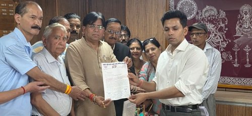 03 ALM 1 अल्मोड़ा से 39 चिकित्सकों के तबादले निरस्त करने की मांग
