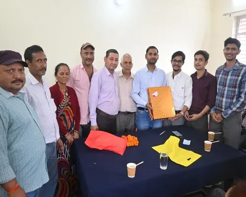 21almp1 'सुंदर' के व्यवहार एवं काम की वाहवाही