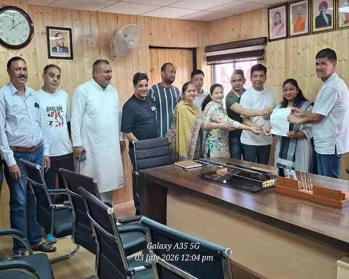 देवभूमि व्यापार मंडल ने खोला मोर्चा