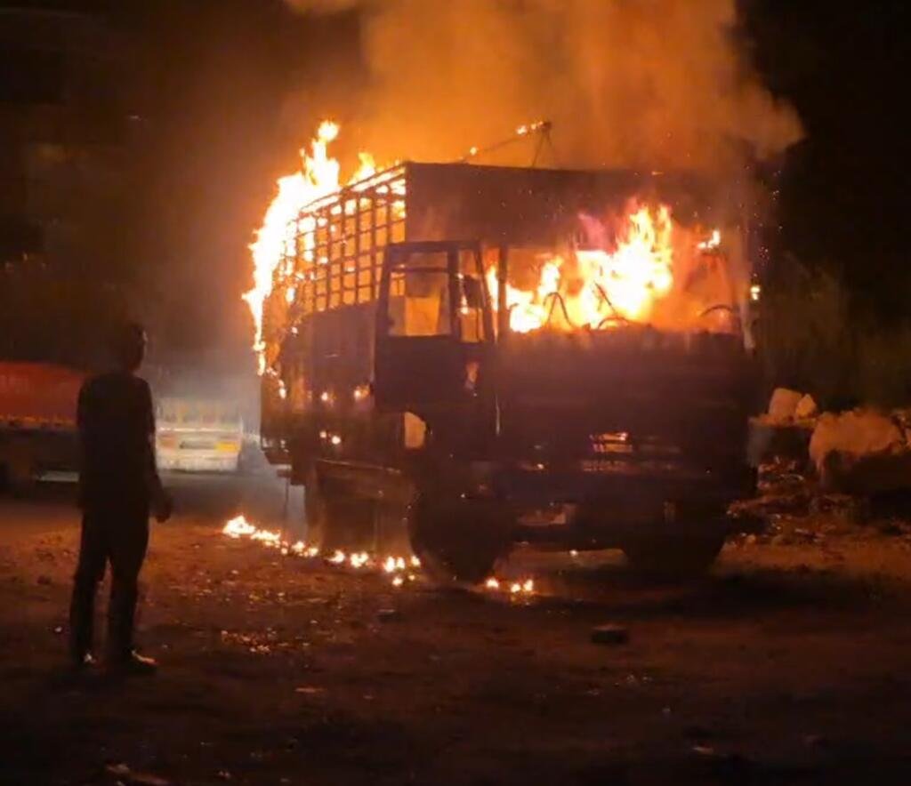 गरमपानी ट्रक आग