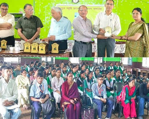 16almp6 इस बार 10 बच्चों को मिली मंजुल स्मृति छात्रवृत्ति