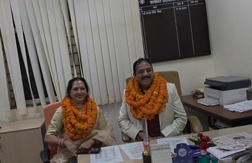 cs bisht भावुक माहौल में प्रशासनिक अधिकारी चन्दन सिंह बिष्ट को दी विदाई