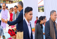 अल्मोड़ा: सरस मेले में पहुंचे केंद्रीय मंत्री अजय टम्टा व डीएम अंशुल सरस मेले में पहुंचे केंद्रीय मंत्री अजय टम्टा व डीएम अंशुल